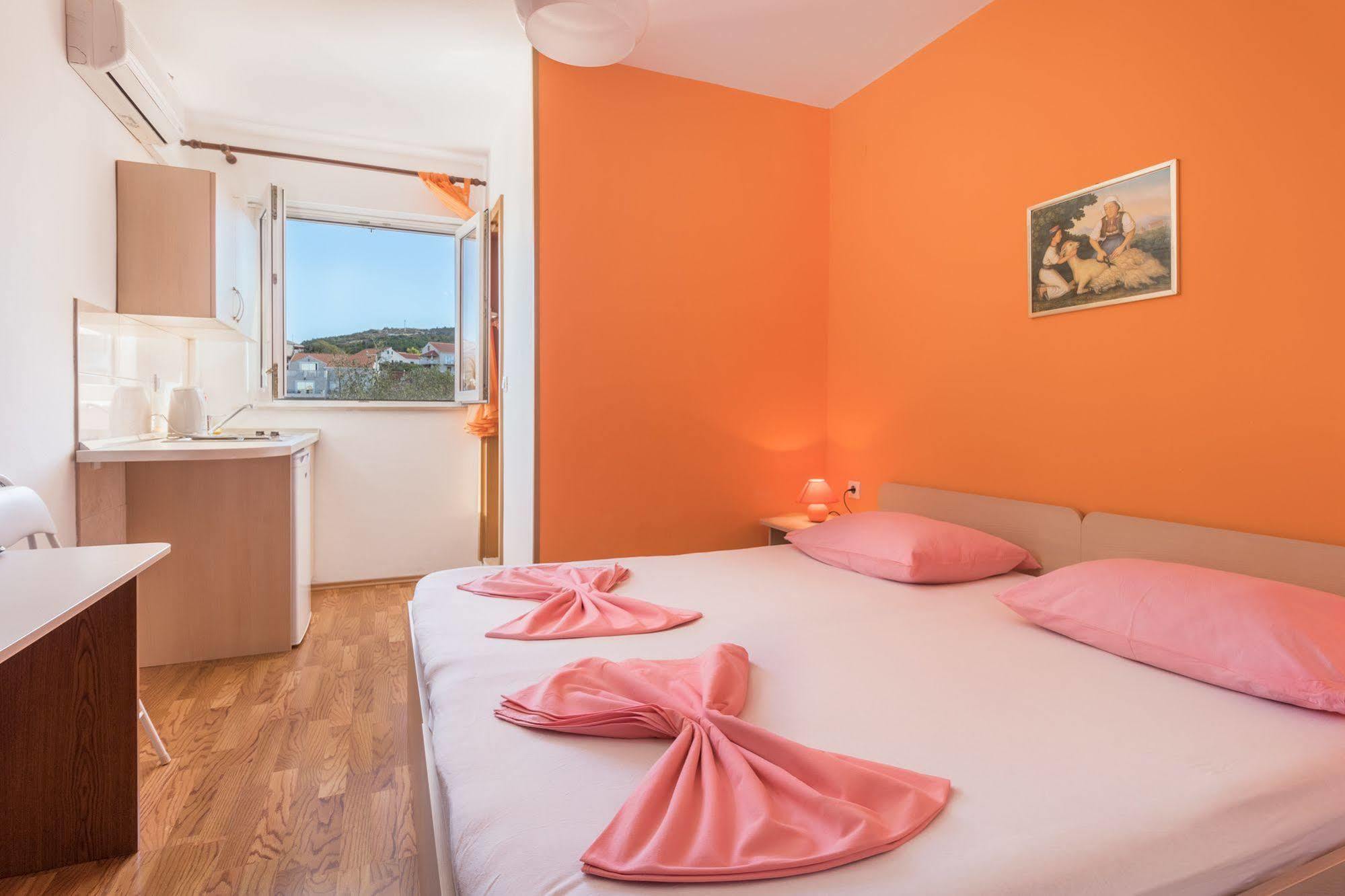 Pansion Lovac Hotel Cavtat Exterior photo